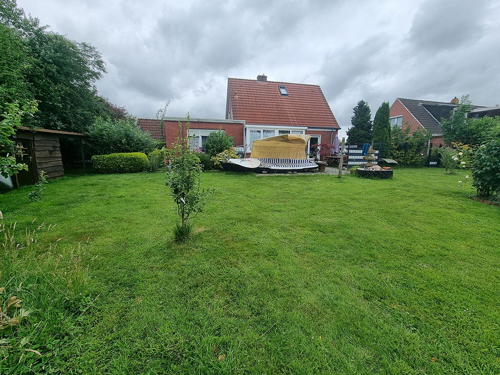 Garten Garten mit Blick aufs Haus